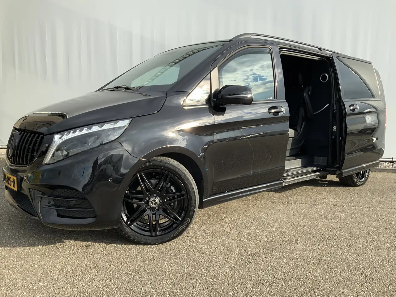 Mercedes-Benz V 300 300d Extra Lang Dub Cab Autom. Avantgarde Edition - Furgoneta combi: foto 2 Mercedes-Benz V 300 300d Extra Lang Dub Cab Autom. Avantgarde Edition - Furgoneta combi: foto 2