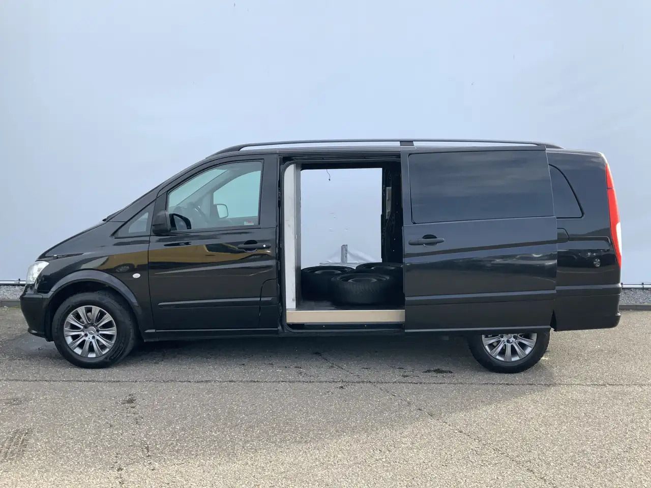 Mercedes-Benz Vito 113 CDI 343 Airco Dub Schuifdeur Alu Velg Trekhaak - Furgón: foto 5 Mercedes-Benz Vito 113 CDI 343 Airco Dub Schuifdeur Alu Velg Trekhaak - Furgón: foto 5