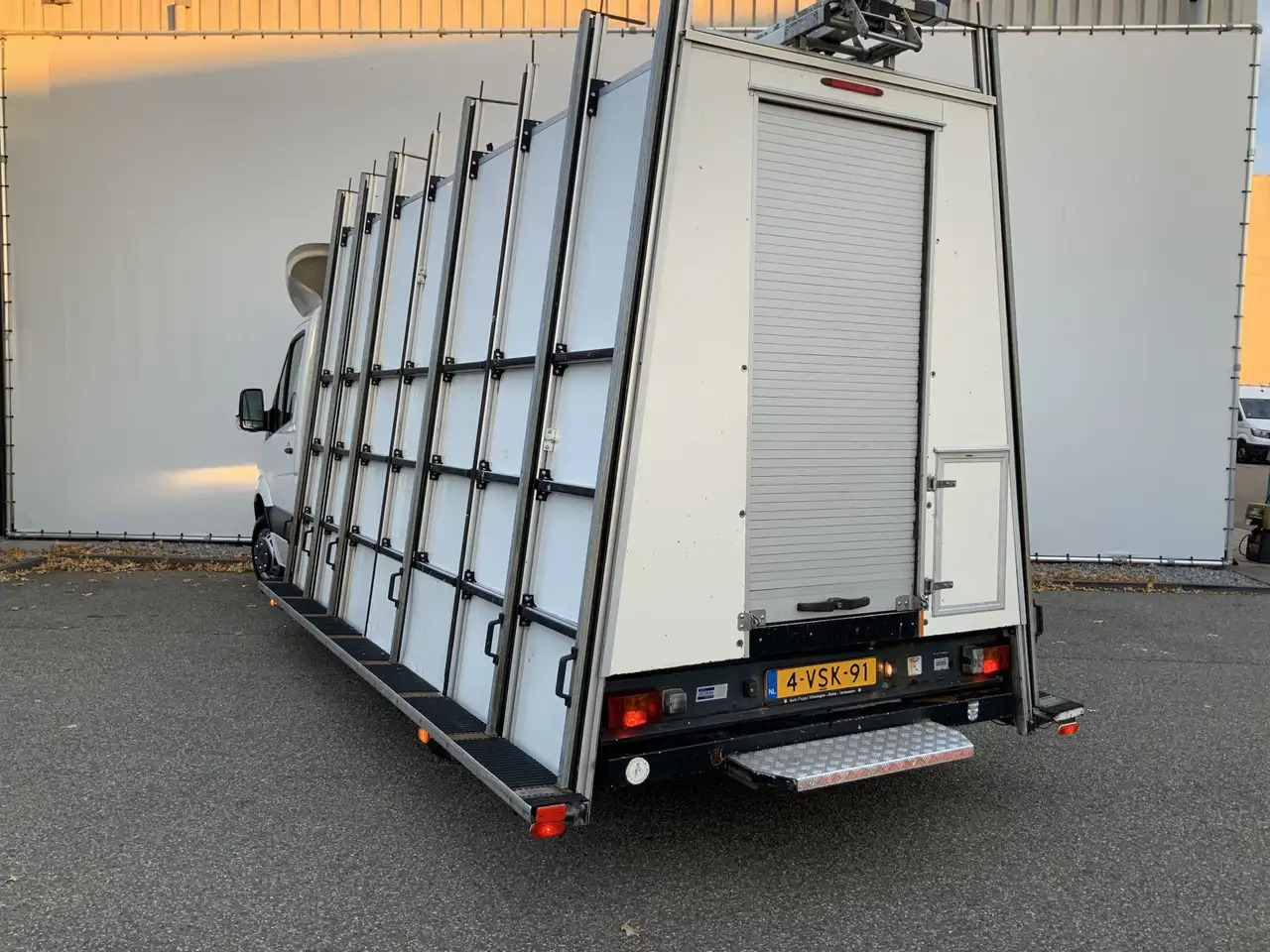 Volkswagen Crafter 35 2.0 TDI L3H1 Glasresteel Airco Cruise 3 Zits UI - Furgoneta, Vehículo municipal: foto 2 Volkswagen Crafter 35 2.0 TDI L3H1 Glasresteel Airco Cruise 3 Zits UI - Furgoneta, Vehículo municipal: foto 2