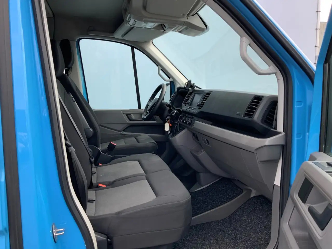Volkswagen Crafter 35 2.0 TDI L4 Meubelbak & Lift Automaat Airco Crui - Furgoneta: foto 4 Volkswagen Crafter 35 2.0 TDI L4 Meubelbak & Lift Automaat Airco Crui - Furgoneta: foto 4