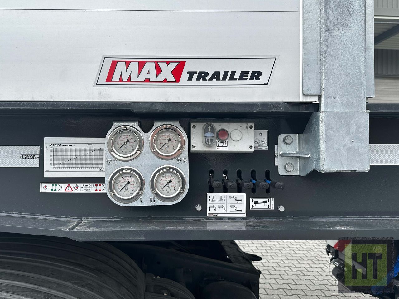 MAX Trailer 3-Achs-Tiefbett mit Pendelachsen - Góndola rebajadas semirremolque: foto 4 MAX Trailer 3-Achs-Tiefbett mit Pendelachsen - Góndola rebajadas semirremolque: foto 4