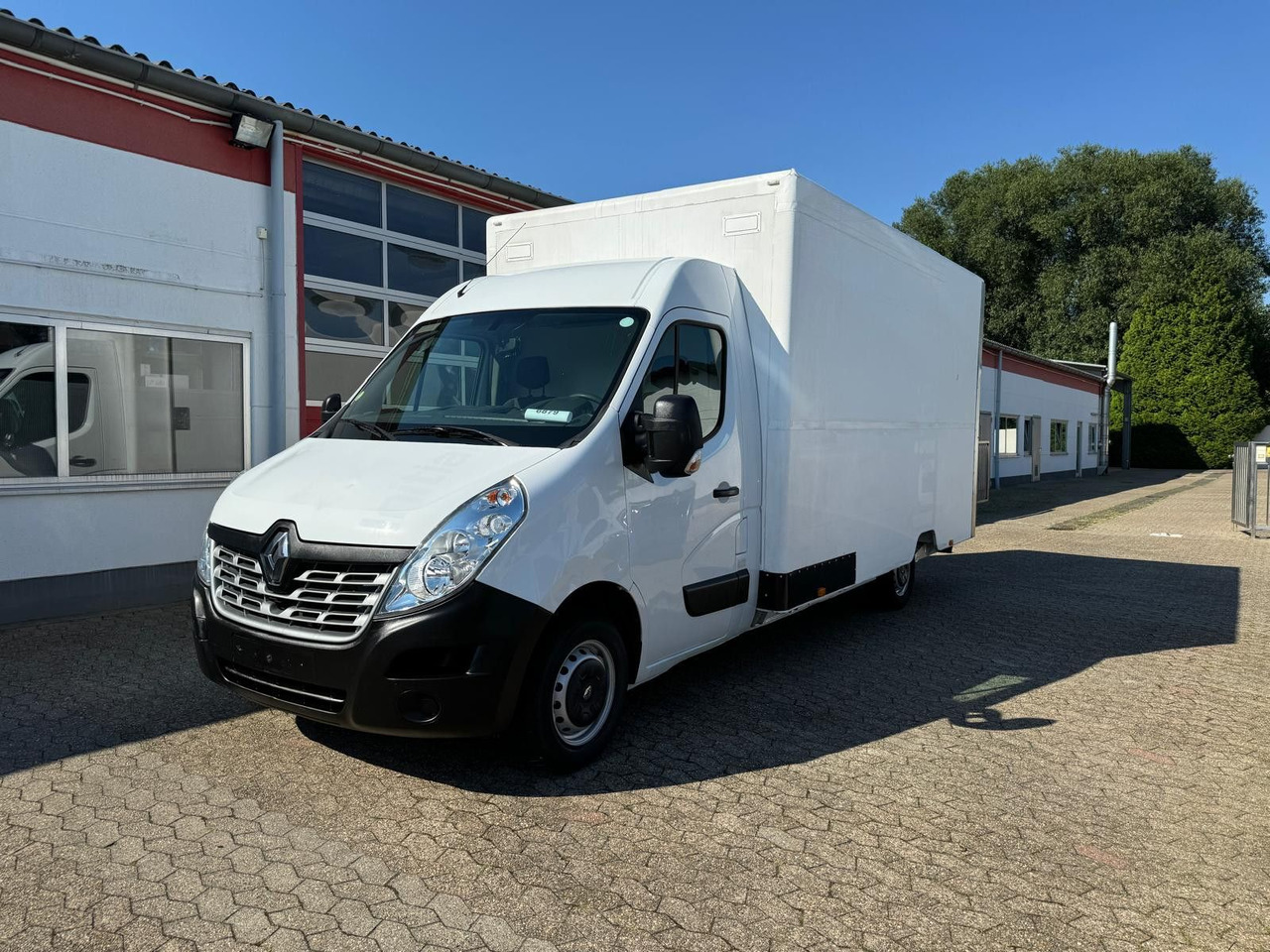 Renault Master Koffer mit Auffahrrampe 1200kg Nutzlast - Furgoneta: foto 1 Renault Master Koffer mit Auffahrrampe 1200kg Nutzlast - Furgoneta: foto 1