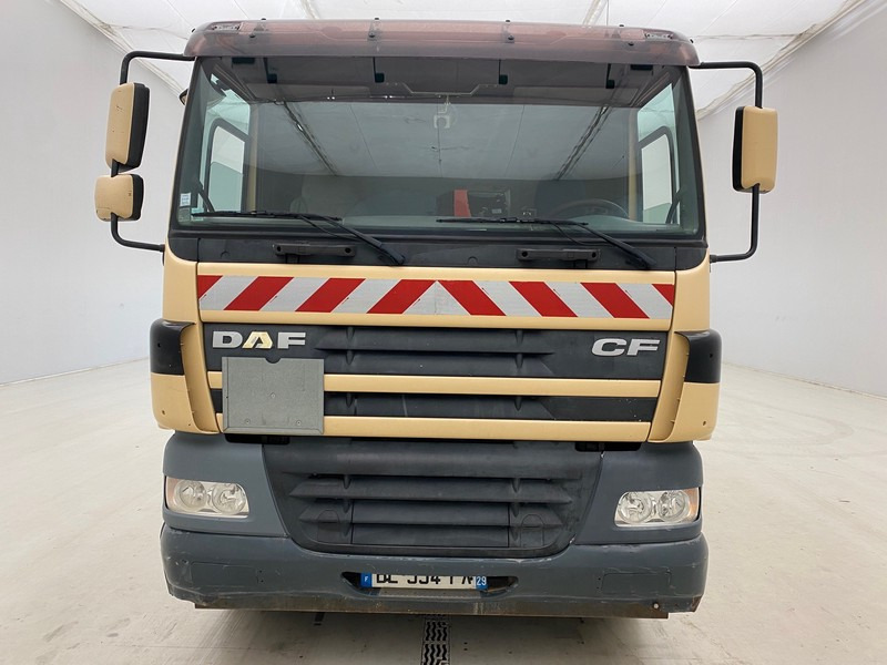 DAF CF85.340 - 6x2* - Distribuidor de asfalto: foto 2 DAF CF85.340 - 6x2* - Distribuidor de asfalto: foto 2