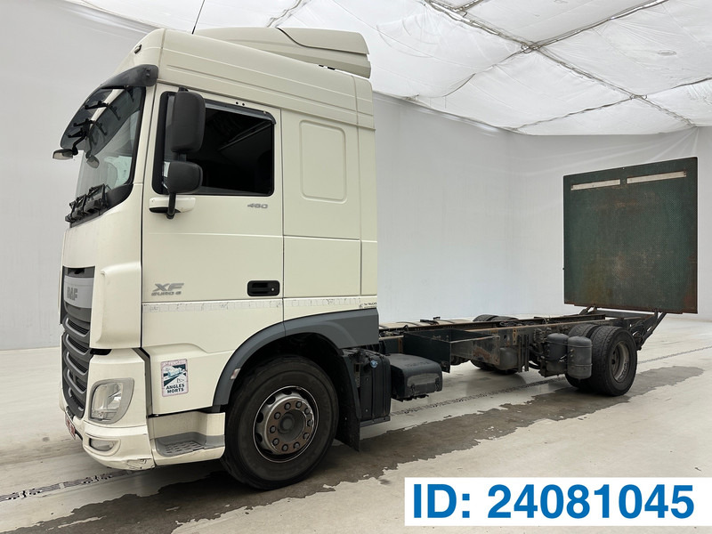DAF XF 460 Space Cab - Chasis camión: foto 1 DAF XF 460 Space Cab - Chasis camión: foto 1