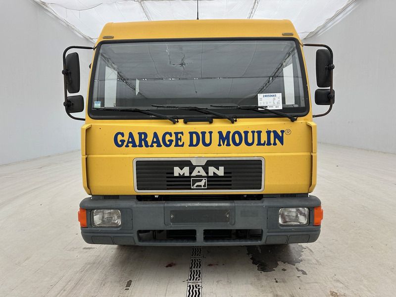 MAN 8.224 - Portavehículos camión: foto 2 MAN 8.224 - Portavehículos camión: foto 2