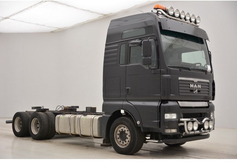 MAN TGA 28.530 - 6x2 - Chasis camión: foto 3 MAN TGA 28.530 - 6x2 - Chasis camión: foto 3