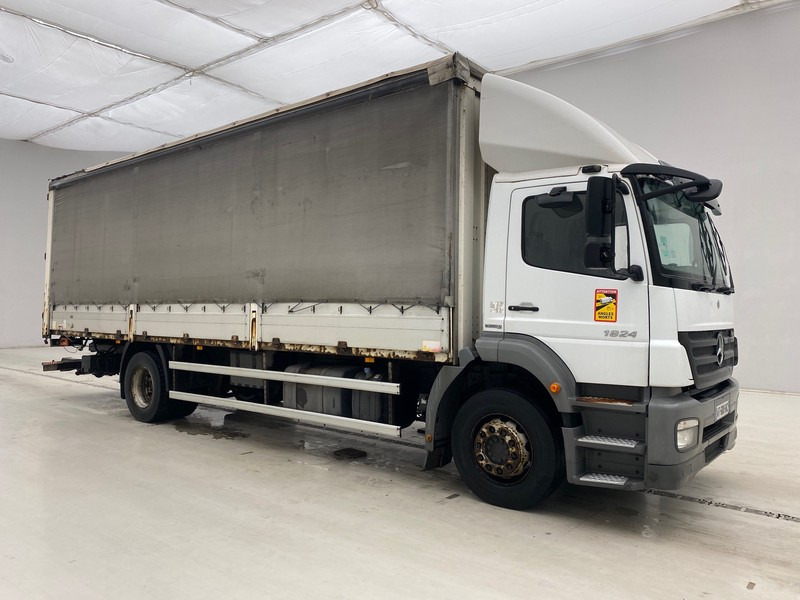 Mercedes-Benz Axor 1824 - Camión lona: foto 3 Mercedes-Benz Axor 1824 - Camión lona: foto 3