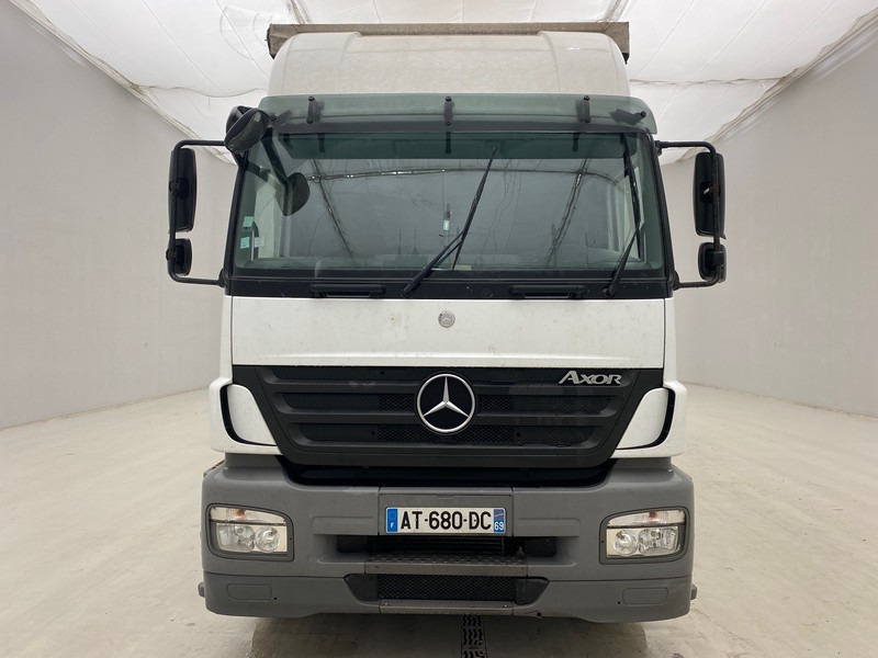 Mercedes-Benz Axor 1824 - Camión lona: foto 2 Mercedes-Benz Axor 1824 - Camión lona: foto 2