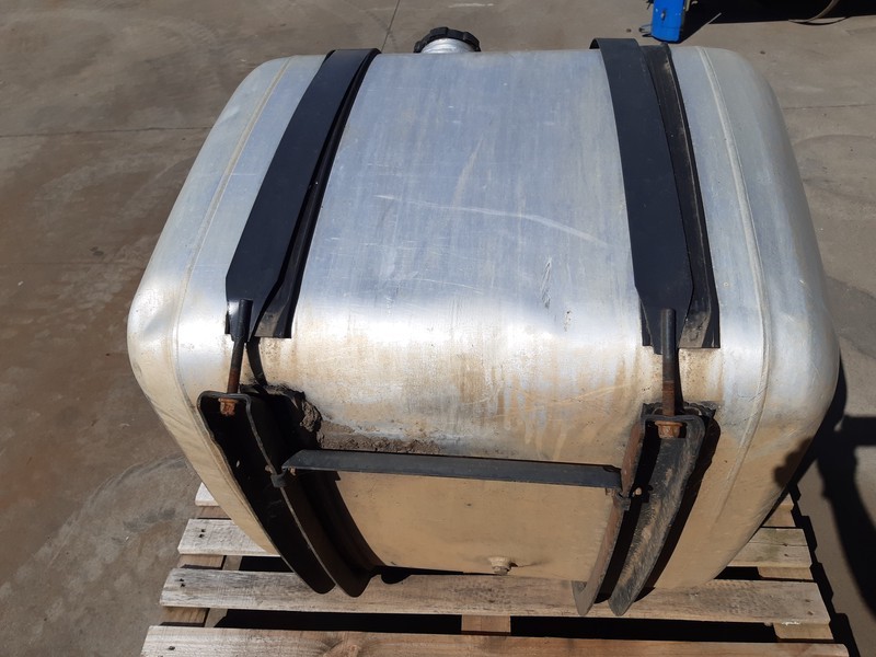 Mercedes-Benz Mazouttank actros A9344700101 - Depósito de combustible: foto 4 Mercedes-Benz Mazouttank actros A9344700101 - Depósito de combustible: foto 4