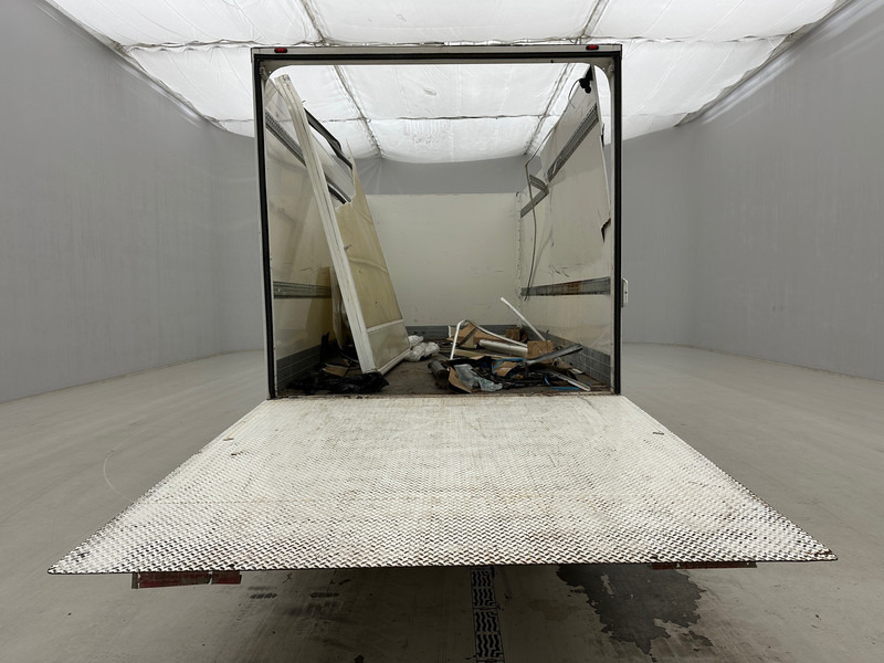 Renault D240* - Camión caja cerrada: foto 5 Renault D240* - Camión caja cerrada: foto 5