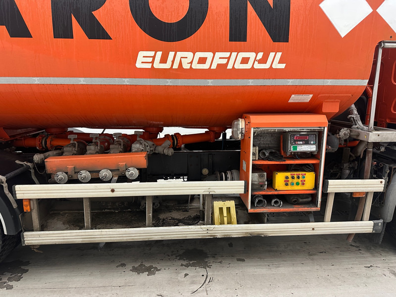 Renault Midlum 300 DXi - Cisterna camión: foto 4 Renault Midlum 300 DXi - Cisterna camión: foto 4