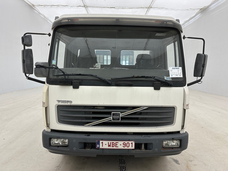 Volvo FL 180 - Volquete camión: foto 2 Volvo FL 180 - Volquete camión: foto 2