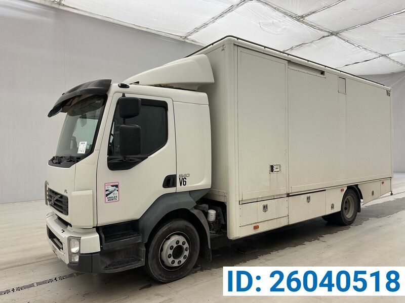 Volvo FL 240 - Camión caja cerrada: foto 1 Volvo FL 240 - Camión caja cerrada: foto 1