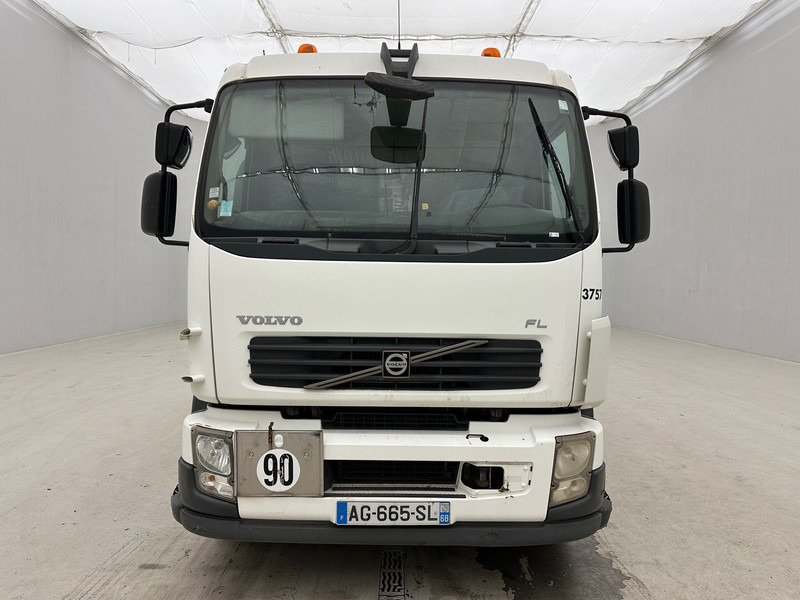 Volvo FL 290 - Cisterna camión: foto 2 Volvo FL 290 - Cisterna camión: foto 2