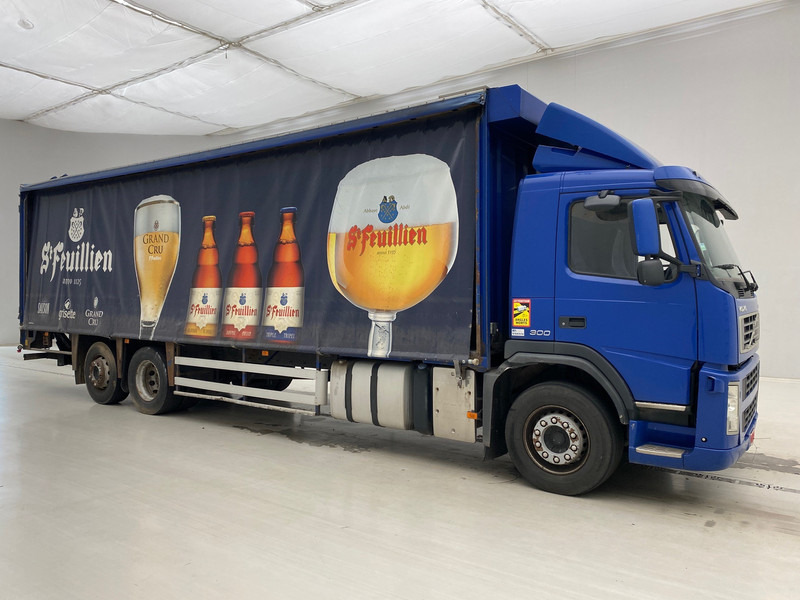 Volvo FM 300 - 6x2* - Camión lona: foto 3 Volvo FM 300 - 6x2* - Camión lona: foto 3
