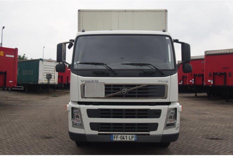 Volvo FM9.260* - Camión caja cerrada: foto 2 Volvo FM9.260* - Camión caja cerrada: foto 2