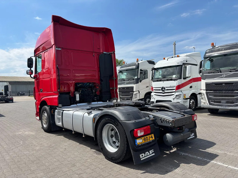 DAF XF 460 Super Spacecab Euro 6 - Cabeza tractora: foto 3 DAF XF 460 Super Spacecab Euro 6 - Cabeza tractora: foto 3