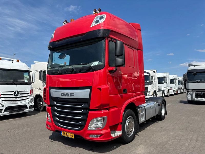 DAF XF 460 Super Spacecab Euro 6 - Cabeza tractora: foto 1 DAF XF 460 Super Spacecab Euro 6 - Cabeza tractora: foto 1