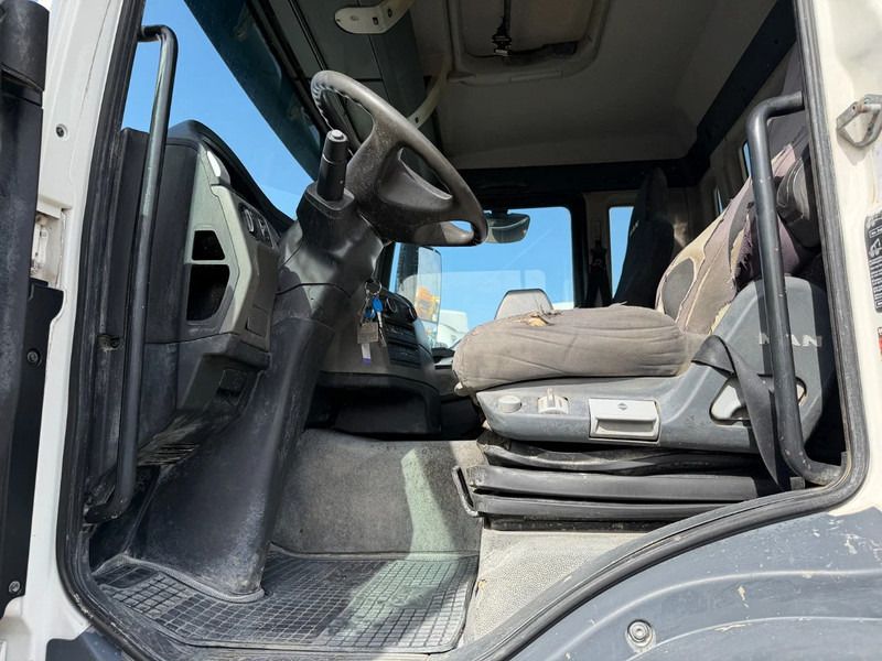 MAN TGS 32.400 8X4 Euro 6 9 M3 Liebherr - Camión hormigonera: foto 5 MAN TGS 32.400 8X4 Euro 6 9 M3 Liebherr - Camión hormigonera: foto 5