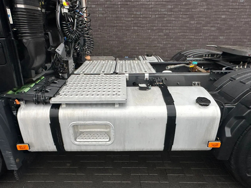 Leasing financiero de Volvo FH 540 6X4 TREKKER/TRACTOR/SZM EURO 6 HYDRAULIC leasing Volvo FH 540 6X4 TREKKER/TRACTOR/SZM EURO 6 HYDRAULIC: foto 14