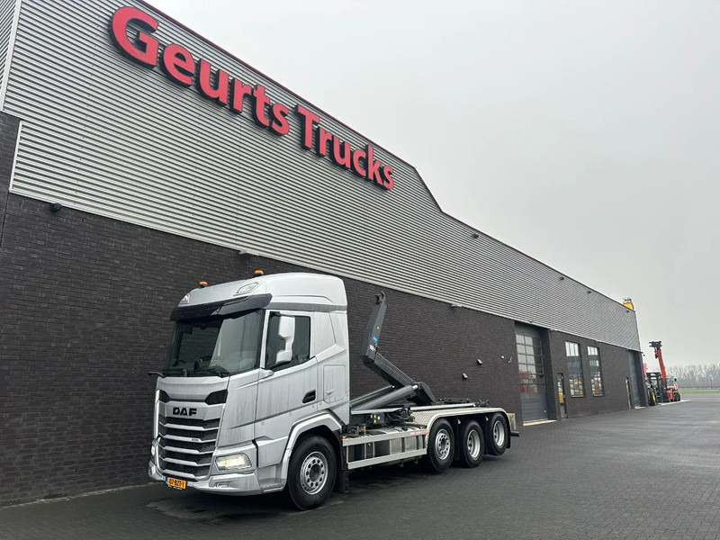 DAF XF 530 8X2 TRIPLE VDL S-30-6700 HAAKARMSYSTEEM/ABROLLKIPPER/HOOKLIFT/NIEUW/NEW - Multibasculante camión: foto 2 DAF XF 530 8X2 TRIPLE VDL S-30-6700 HAAKARMSYSTEEM/ABROLLKIPPER/HOOKLIFT/NIEUW/NEW - Multibasculante camión: foto 2