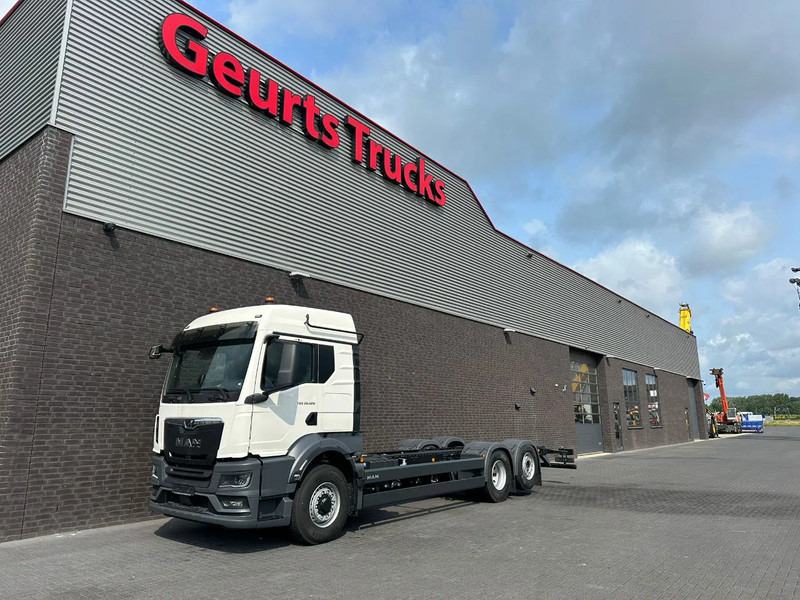 MAN TGS 26.520 6X2H-4 BL CH HYDRO DRIVE CHASSIS CABINE (NIEUW) - Chasis camión: foto 2 MAN TGS 26.520 6X2H-4 BL CH HYDRO DRIVE CHASSIS CABINE (NIEUW) - Chasis camión: foto 2
