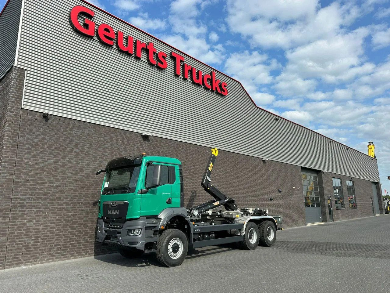 MAN TGS 33.480 6X6 HYVA LIFT 26-55-S HAAKARM / ABROL - Multibasculante camión: foto 2 MAN TGS 33.480 6X6 HYVA LIFT 26-55-S HAAKARM / ABROL - Multibasculante camión: foto 2