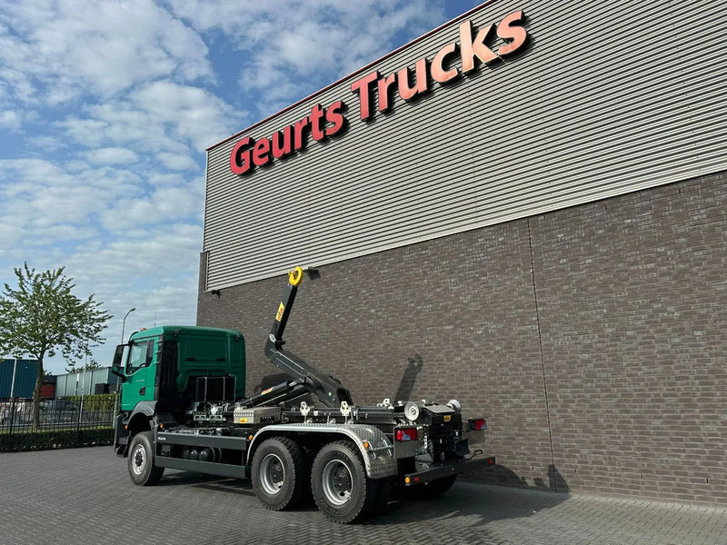 MAN TGS 33.480 6X6 HYVA LIFT 26-55-S HAAKARM / ABROLLKIPPER/ HOOKLIFT (NIEUWE/ NEU/ NEW) - Multibasculante camión: foto 3 MAN TGS 33.480 6X6 HYVA LIFT 26-55-S HAAKARM / ABROLLKIPPER/ HOOKLIFT (NIEUWE/ NEU/ NEW) - Multibasculante camión: foto 3
