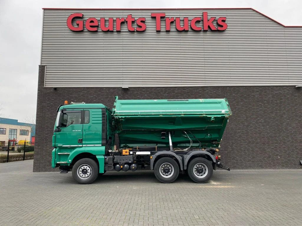 MAN TGX 26.560 6X4 BB + 3 ZIJDIGE KIPPER/TIPPER BORD - Volquete camión: foto 4 MAN TGX 26.560 6X4 BB + 3 ZIJDIGE KIPPER/TIPPER BORD - Volquete camión: foto 4