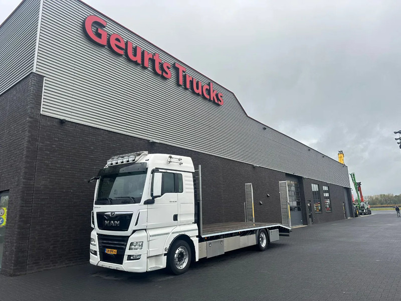 MAN TGX 4X2 LL-U OPRIJWAGEN / MACHINE TRANSPORTER / PLATEAU - Portavehículos camión: foto 2 MAN TGX 4X2 LL-U OPRIJWAGEN / MACHINE TRANSPORTER / PLATEAU - Portavehículos camión: foto 2