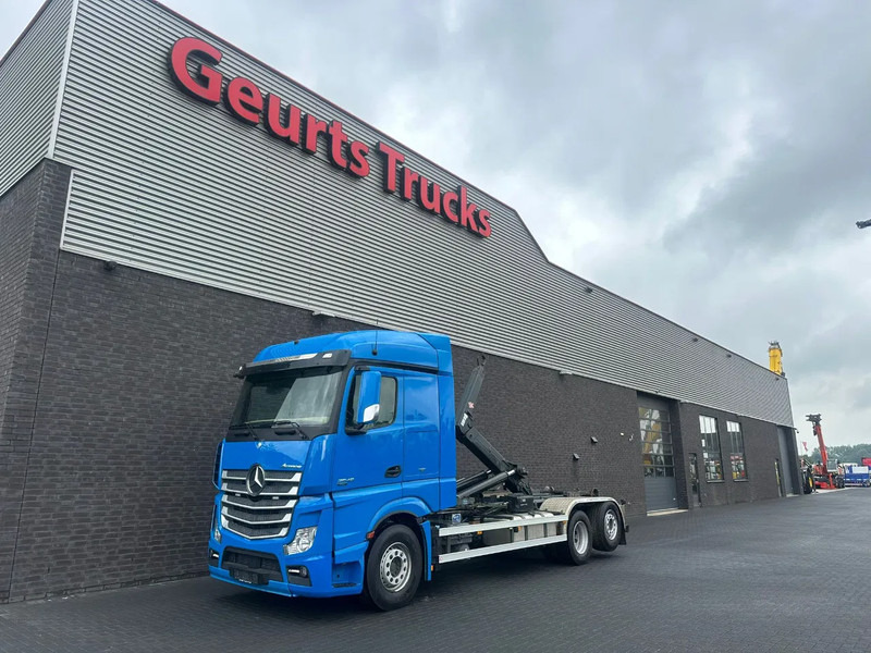 Mercedes-Benz Actros 2545 6X2 MET HIAB MULTILIFT XR21S61 HAAKARMSYSTEEM / ABROLLKIPPER / HOOKLIFT - Multibasculante camión: foto 2 Mercedes-Benz Actros 2545 6X2 MET HIAB MULTILIFT XR21S61 HAAKARMSYSTEEM / ABROLLKIPPER / HOOKLIFT - Multibasculante camión: foto 2