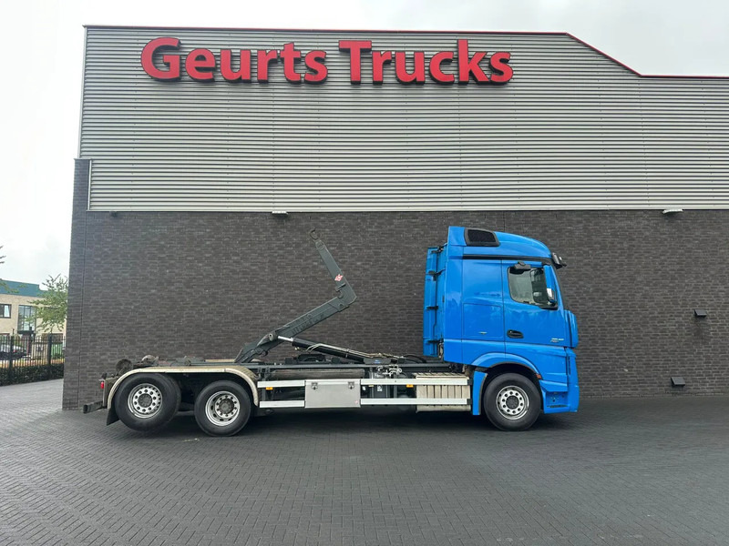 Mercedes-Benz Actros 2545 6X2 MET HIAB MULTILIFT XR21S61 HAAKARMSYSTEEM / ABROLLKIPPER / HOOKLIFT - Multibasculante camión: foto 4 Mercedes-Benz Actros 2545 6X2 MET HIAB MULTILIFT XR21S61 HAAKARMSYSTEEM / ABROLLKIPPER / HOOKLIFT - Multibasculante camión: foto 4
