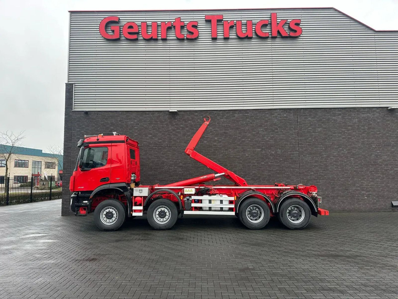 Mercedes-Benz Arocs 8X4 VDL S-30-6600 HAAKARMSYSTEEM/ABROLLKIP - Multibasculante camión: foto 1 Mercedes-Benz Arocs 8X4 VDL S-30-6600 HAAKARMSYSTEEM/ABROLLKIP - Multibasculante camión: foto 1