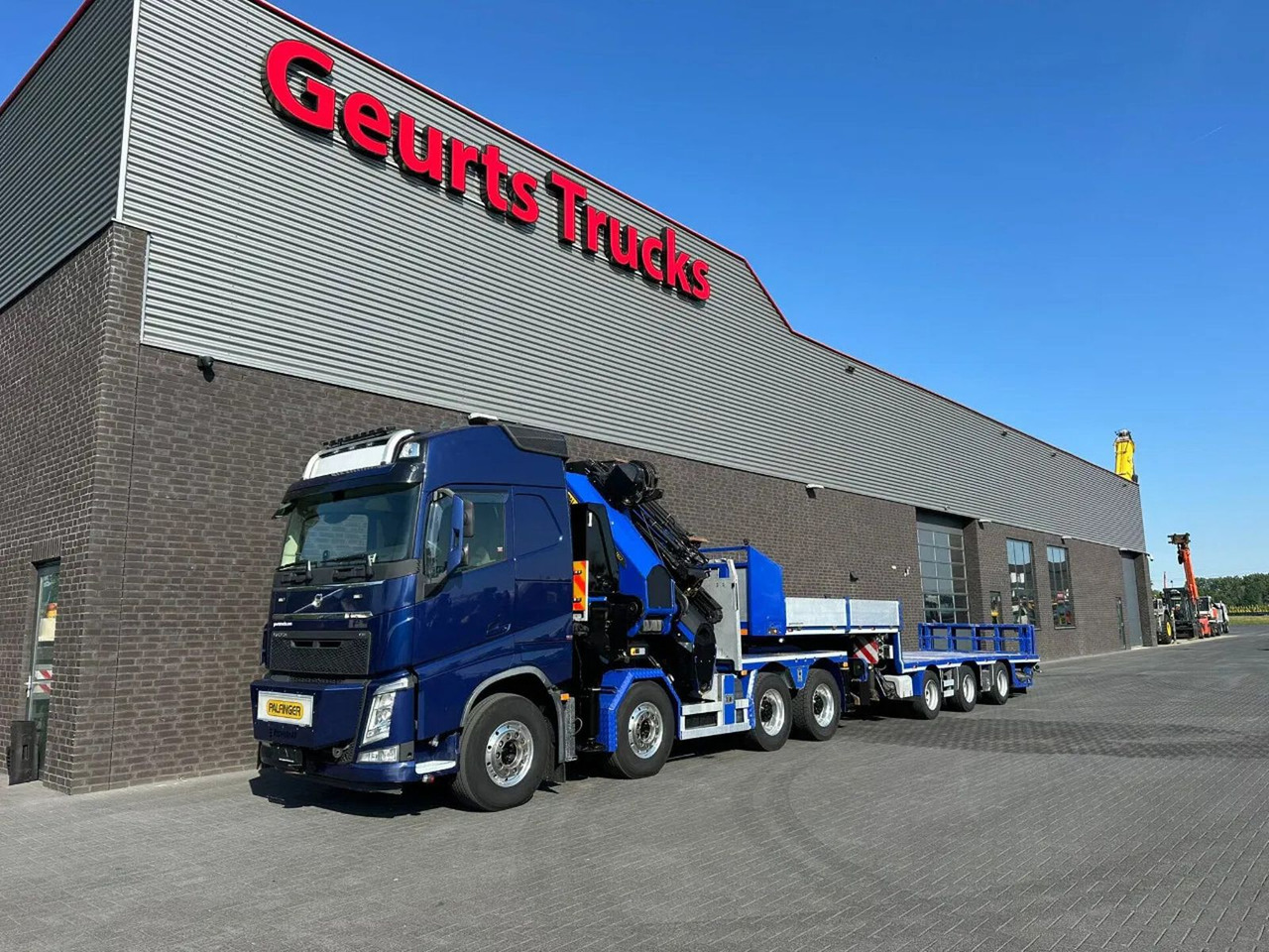 Volvo FH 540 8X4 TREKKER / BAKWAGEN MET PALFINGER PK13 - Camión grúa: foto 2 Volvo FH 540 8X4 TREKKER / BAKWAGEN MET PALFINGER PK13 - Camión grúa: foto 2