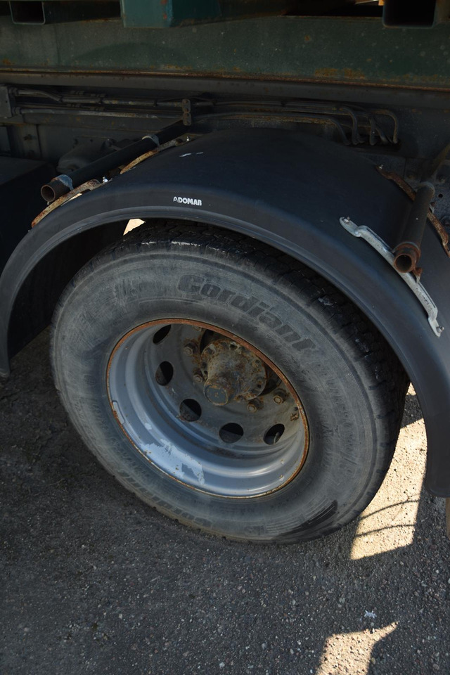 SCANIA P94 220 - Volquete camión: foto 2 SCANIA P94 220 - Volquete camión: foto 2