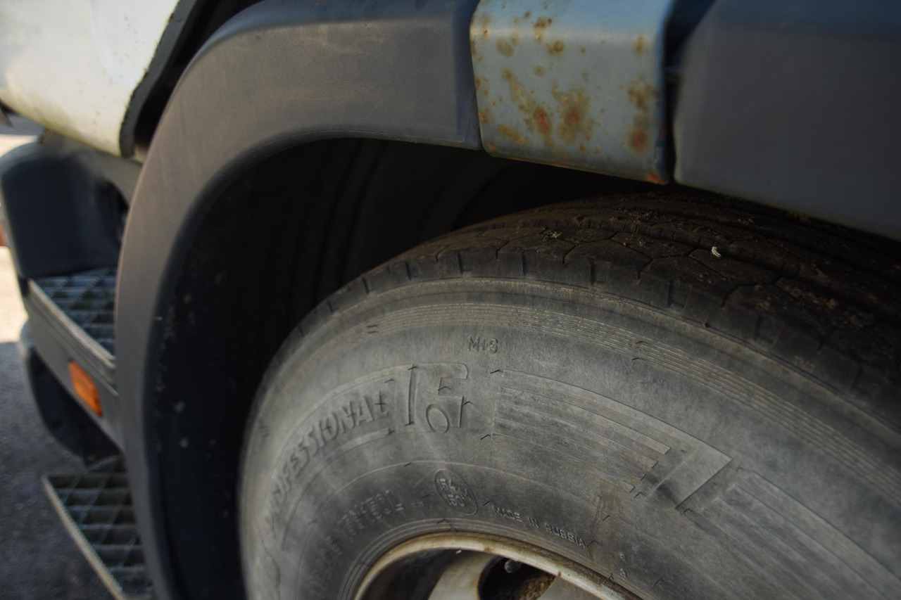 SCANIA P94 220 - Volquete camión: foto 5 SCANIA P94 220 - Volquete camión: foto 5