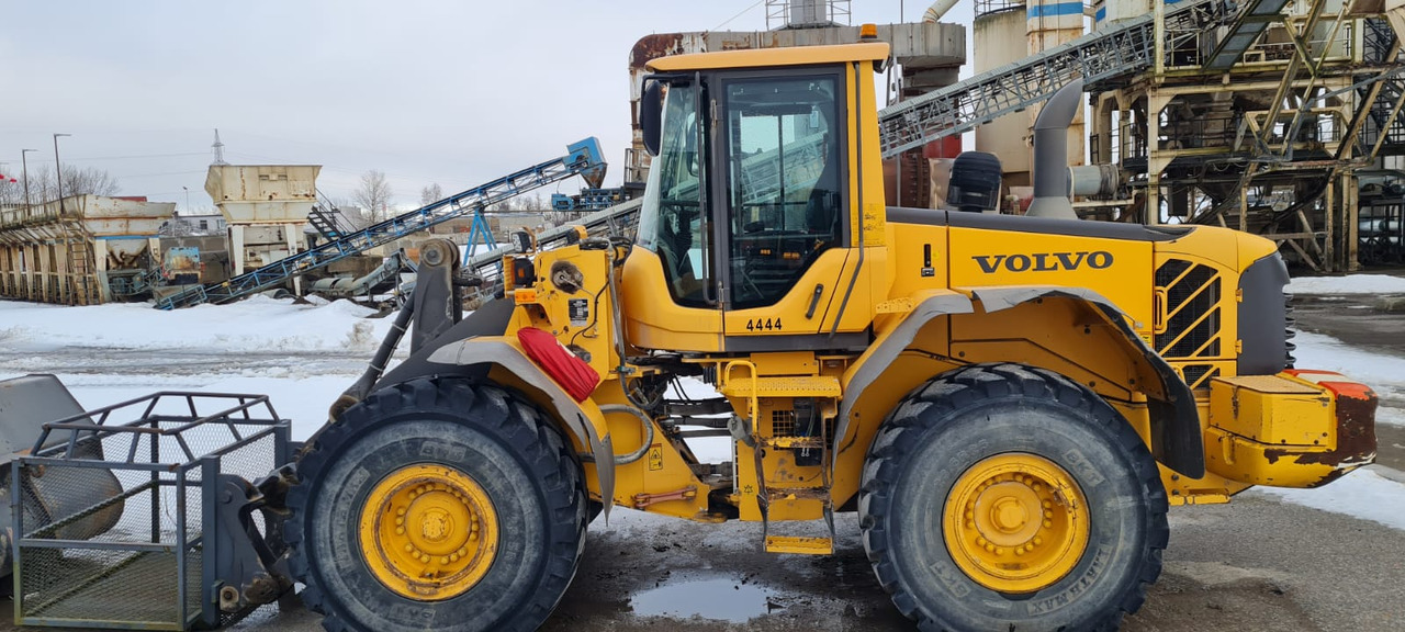 VOLVO L120F reserved 1 week - Cargadora de ruedas: foto 2 VOLVO L120F reserved 1 week - Cargadora de ruedas: foto 2