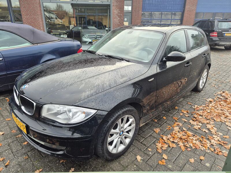 BMW 1 Serie 187 - Hatchback: foto 1 BMW 1 Serie 187 - Hatchback: foto 1