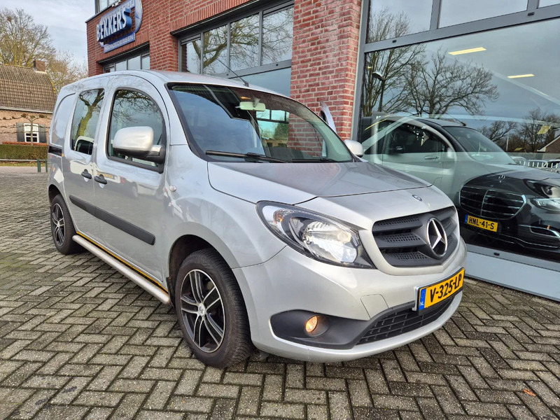 Mercedes-Benz Ctan 109 CDI 3 zitplaatsen - Furgoneta pequeña: foto 1 Mercedes-Benz Ctan 109 CDI 3 zitplaatsen - Furgoneta pequeña: foto 1