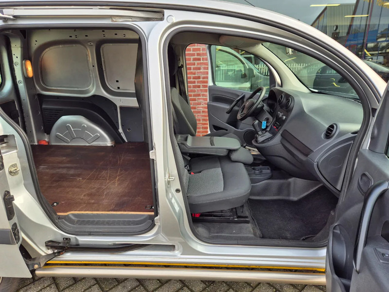 Mercedes-Benz Ctan 109 CDI 3 zitplaatsen - Furgoneta pequeña: foto 5 Mercedes-Benz Ctan 109 CDI 3 zitplaatsen - Furgoneta pequeña: foto 5