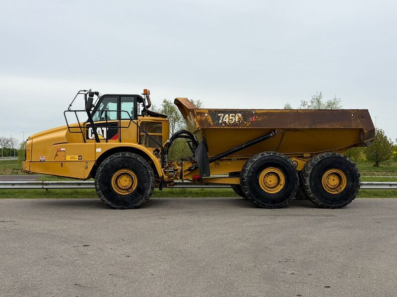 Caterpillar 745C - Dúmper articulado: foto 2 Caterpillar 745C - Dúmper articulado: foto 2