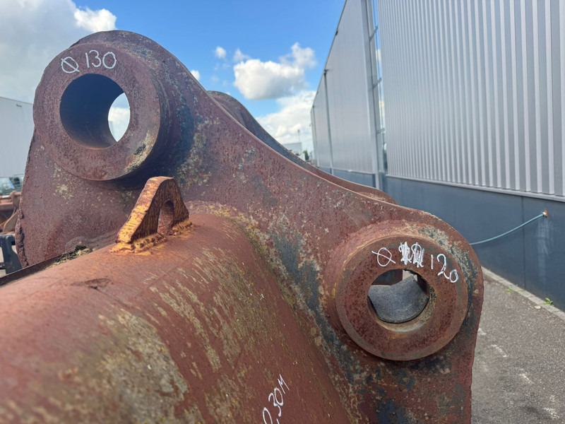 Cazo Caterpillar Caterpillar 385 bucket with teeth: foto 13