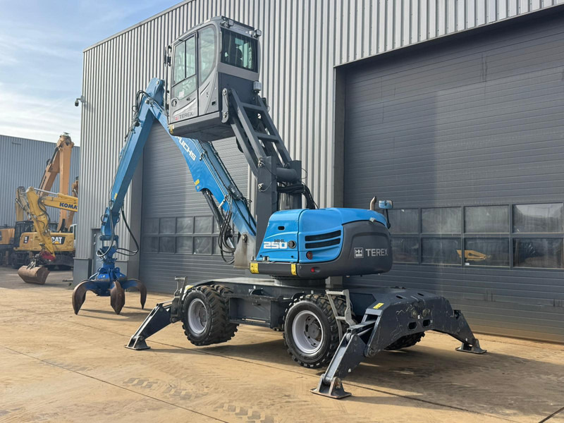 Fuchs MHL 250 - Manipulador de materiales: foto 3 Fuchs MHL 250 - Manipulador de materiales: foto 3