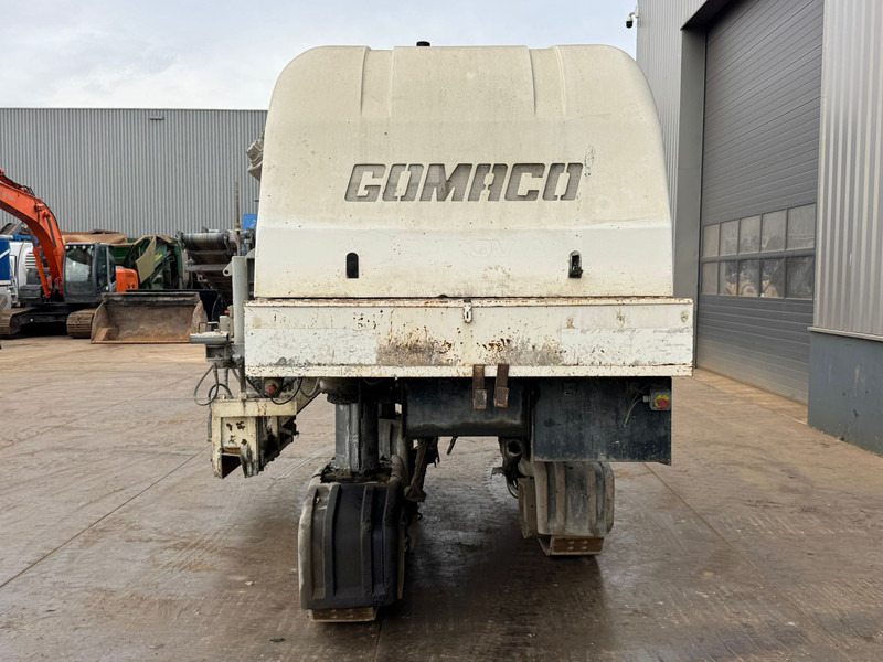 GOMACO GT3400 Concrete Slipform Paver - Pavimentadora de asfalto: foto 4 GOMACO GT3400 Concrete Slipform Paver - Pavimentadora de asfalto: foto 4