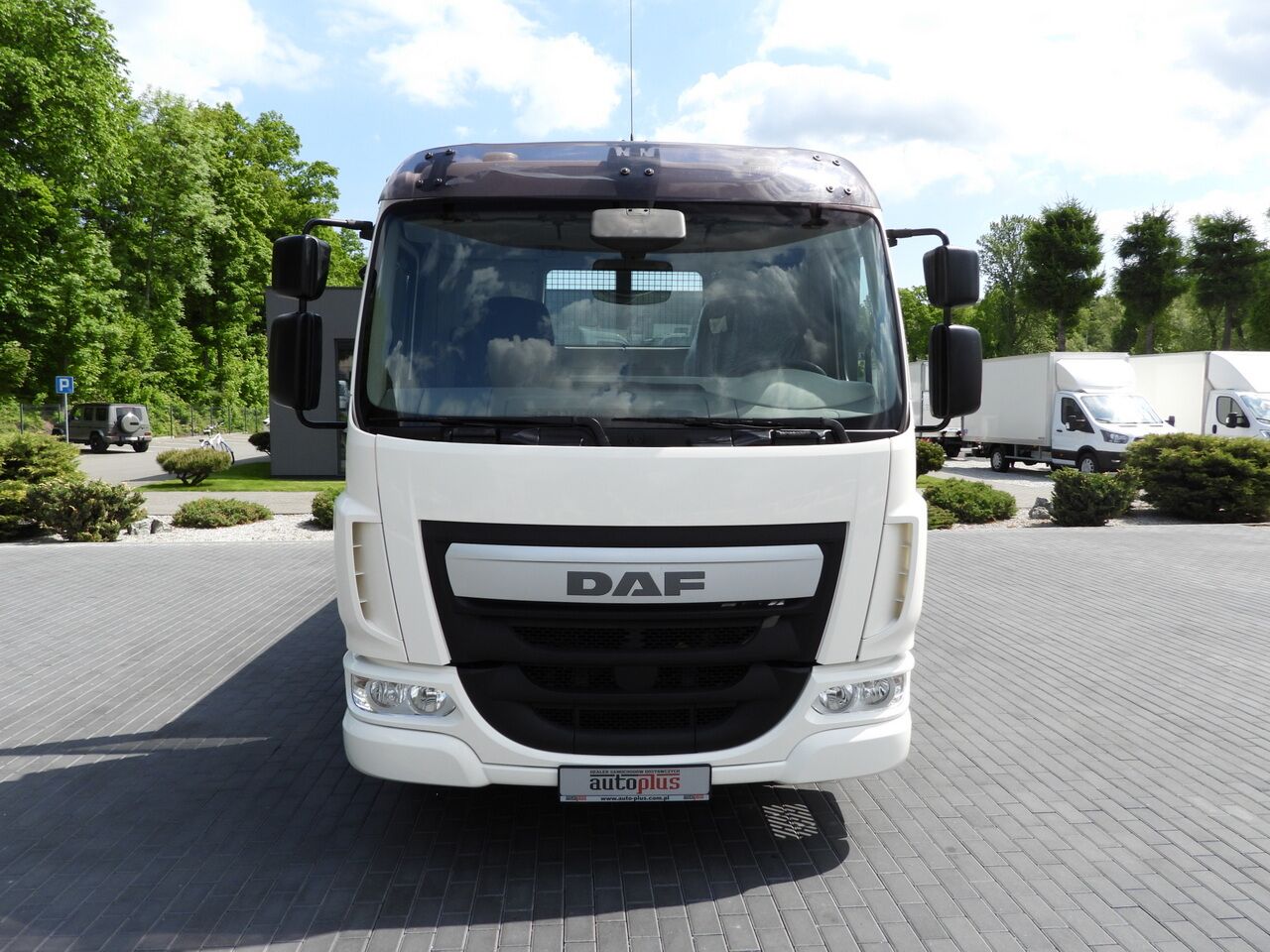 DAF LF 180 THREE-WAY TIPPER CRUISE CONTROL LED LIGHTS AUTOMATIC TRANSMISSION TWIN WHEELS AIR CONDITIONING 180HP - Volquete camión: foto 5 DAF LF 180 THREE-WAY TIPPER CRUISE CONTROL LED LIGHTS AUTOMATIC TRANSMISSION TWIN WHEELS AIR CONDITIONING 180HP - Volquete camión: foto 5