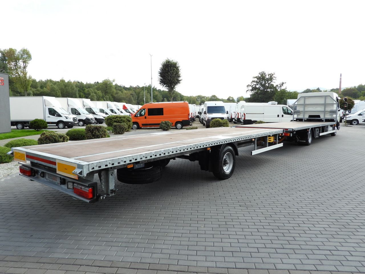 DAF LF 230 CONTAINER CARRIER PLATFORM + TRAILER WEBASTO CRUISE CONTROL LED LIGHTS PNEUMATICS AUTOMATIC TRANSMISSION TWIN WHEELS AIR CONDITIONING 230HP - Portacontenedore/ Intercambiable camión: foto 3 DAF LF 230 CONTAINER CARRIER PLATFORM + TRAILER WEBASTO CRUISE CONTROL LED LIGHTS PNEUMATICS AUTOMATIC TRANSMISSION TWIN WHEELS AIR CONDITIONING 230HP - Portacontenedore/ Intercambiable camión: foto 3