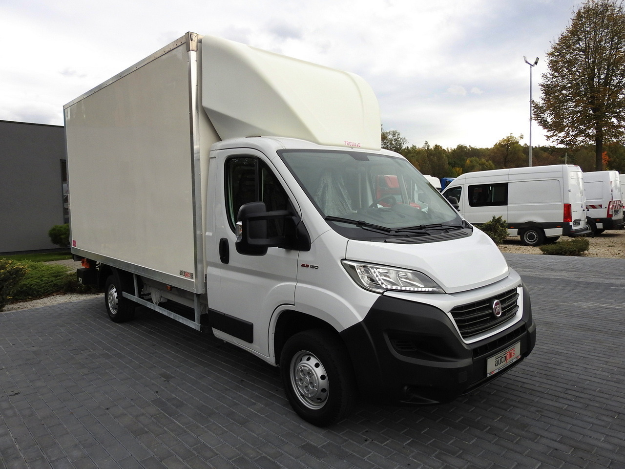 FIAT DUCATO BOX LIFT 8 PALLETS CRUISE CONTROL NAVIGATION AIR CONDITIONING LED LIGHTS 130HP - Furgoneta: foto 4 FIAT DUCATO BOX LIFT 8 PALLETS CRUISE CONTROL NAVIGATION AIR CONDITIONING LED LIGHTS 130HP - Furgoneta: foto 4