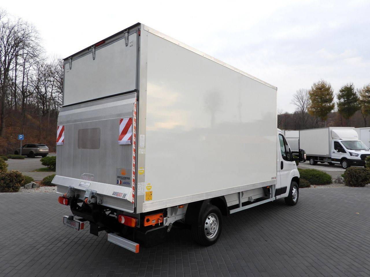 FIAT DUCATO BOX LIFT 8 PALLETS CRUISE CONTROL NAVIGATION LED LIGHTS AIR CONDITIONING 130HP - Furgoneta: foto 3 FIAT DUCATO BOX LIFT 8 PALLETS CRUISE CONTROL NAVIGATION LED LIGHTS AIR CONDITIONING 130HP - Furgoneta: foto 3