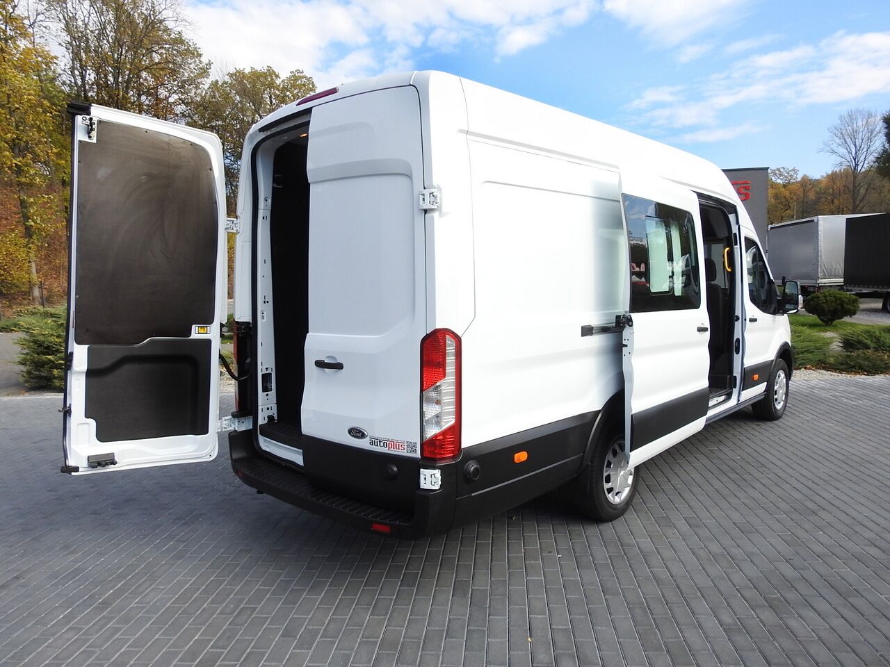 FORD TRANSIT BOX DELIVERY VAN 6 SEATS CRUISE CONTROL AIR CONDITIONING LED LIGHTS 130HP - Furgón: foto 3 FORD TRANSIT BOX DELIVERY VAN 6 SEATS CRUISE CONTROL AIR CONDITIONING LED LIGHTS 130HP - Furgón: foto 3