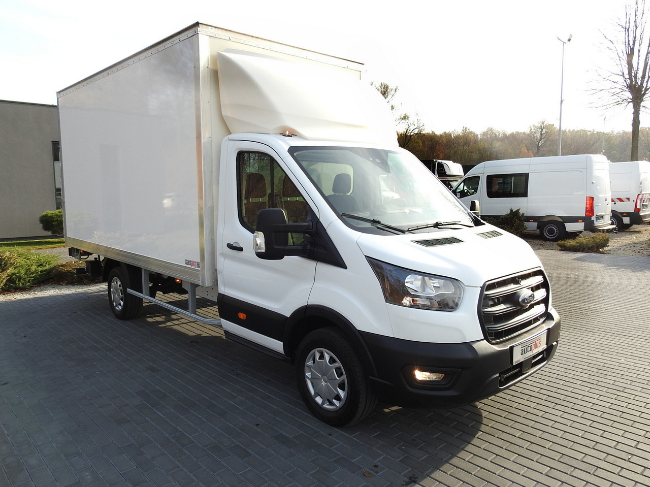 FORD TRANSIT BOX LIFT 8 PALLETS CRUISE CONTROL AIR CONDITIONING  130HP - Frigorífico furgoneta: foto 4 FORD TRANSIT BOX LIFT 8 PALLETS CRUISE CONTROL AIR CONDITIONING  130HP - Frigorífico furgoneta: foto 4